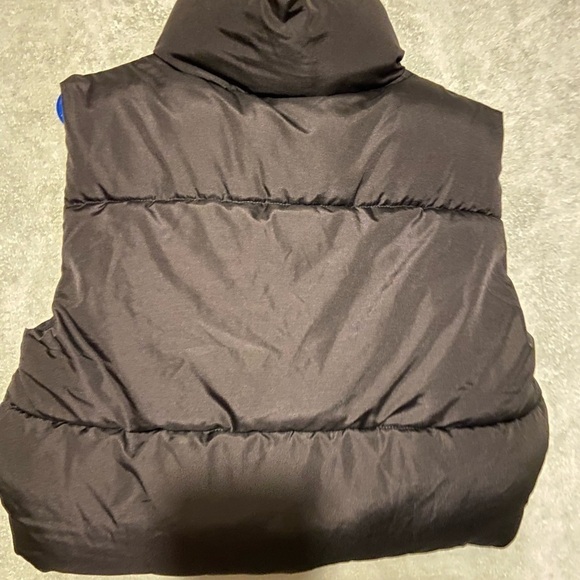 Crop  vest - Picture 2 of 2